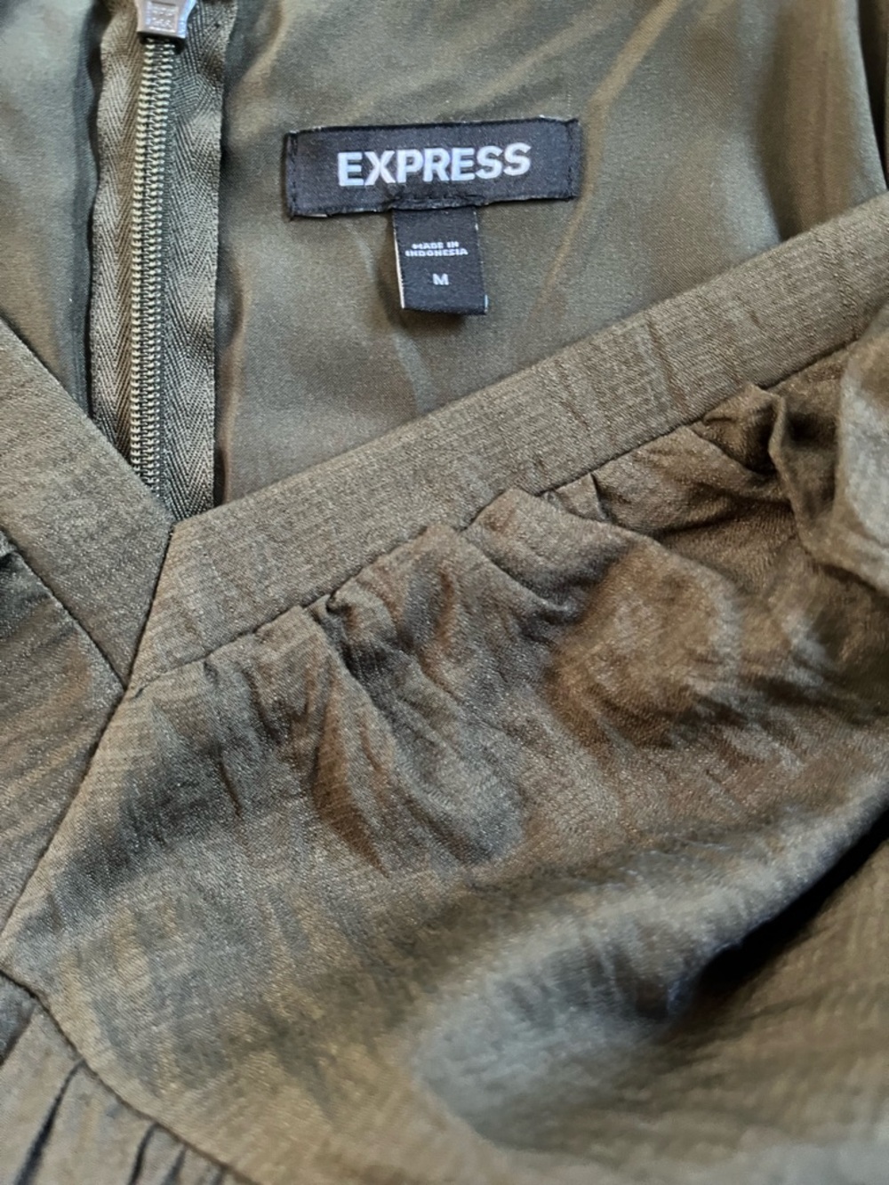 Express Maxi dress. Olive green. Size M. Pre-Owned Condition-Very Good - Picture 3 of 3